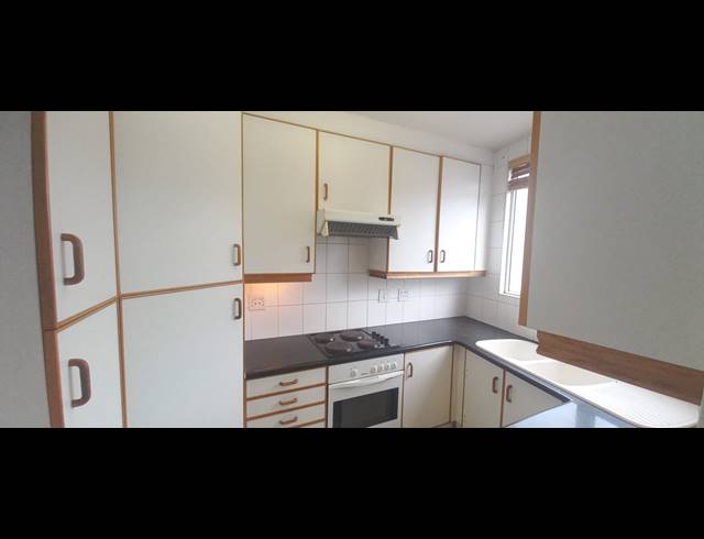 3 BEDROOM FLAT FOR SALE IN WESTRIDGE